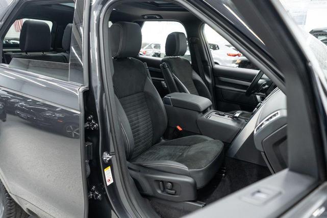 Photo of 2023 Carpathian Grey Premium Metallic Land Rover Discovery