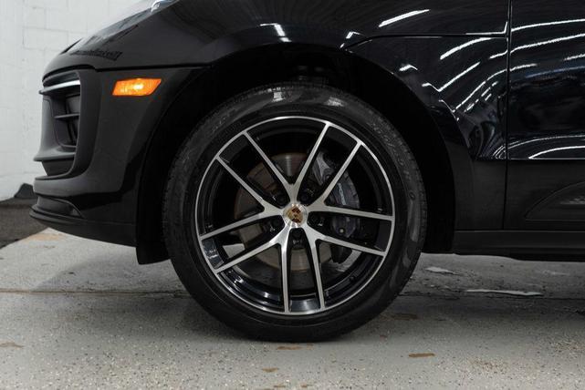 Photo of 2023 Jet Black Metallic Porsche Macan