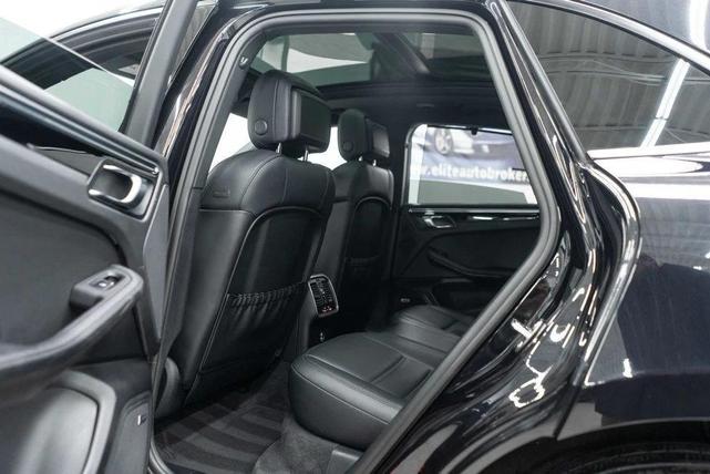 Photo of 2023 Jet Black Metallic Porsche Macan