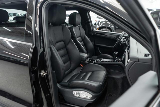 Photo of 2023 Jet Black Metallic Porsche Macan