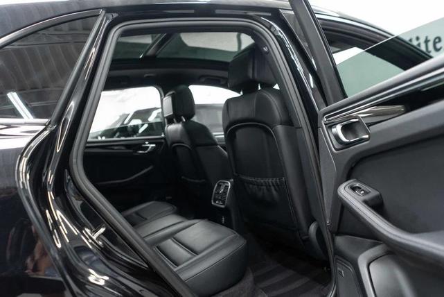 Photo of 2023 Jet Black Metallic Porsche Macan