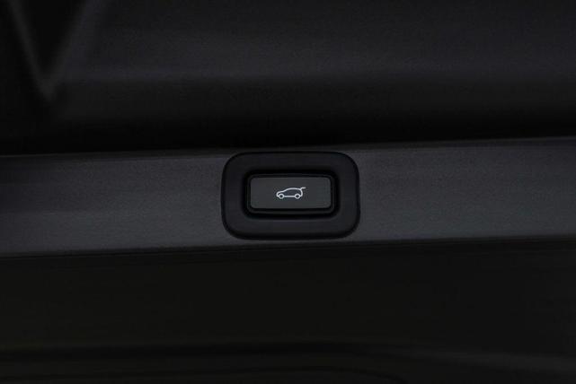Photo of 2023 Portofino Blue Metallic Land Rover Range Rover