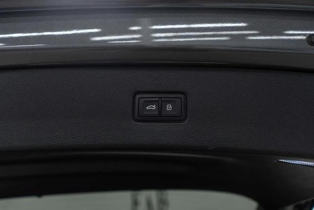Photo of 2022 Samurai Gray Metallic Audi Q7