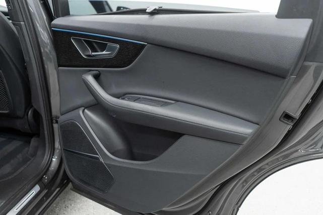 Photo of 2022 Samurai Gray Metallic Audi Q7