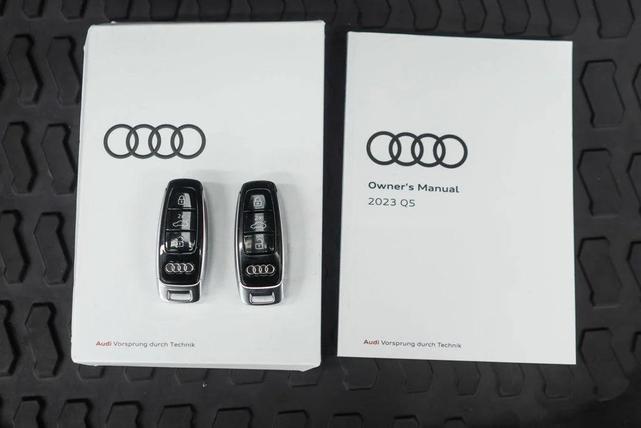 Photo of 2022 Samurai Gray Metallic Audi Q7