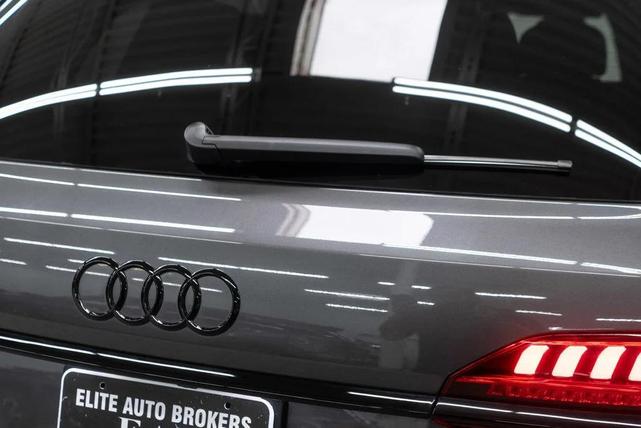 Photo of 2022 Samurai Gray Metallic Audi Q7