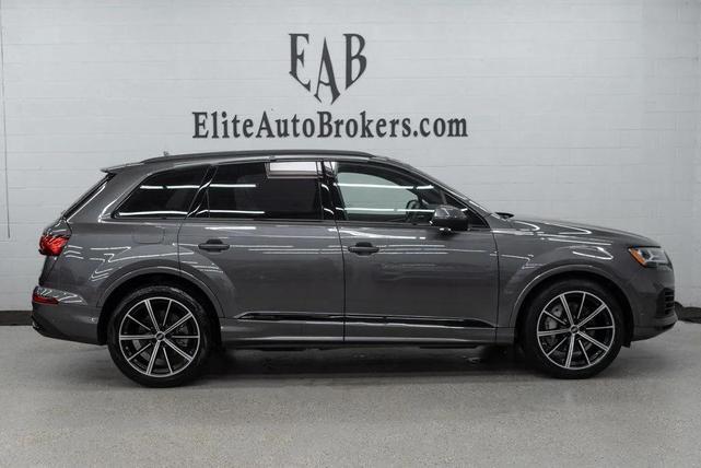 Photo of 2022 Samurai Gray Metallic Audi Q7