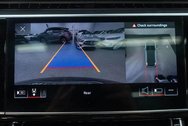 Photo of 2022 Samurai Gray Metallic Audi Q7