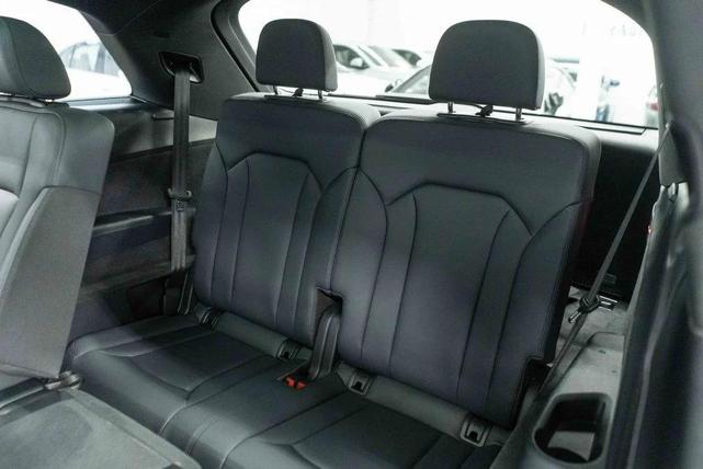 Photo of 2022 Samurai Gray Metallic Audi Q7