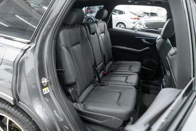 Photo of 2022 Samurai Gray Metallic Audi Q7