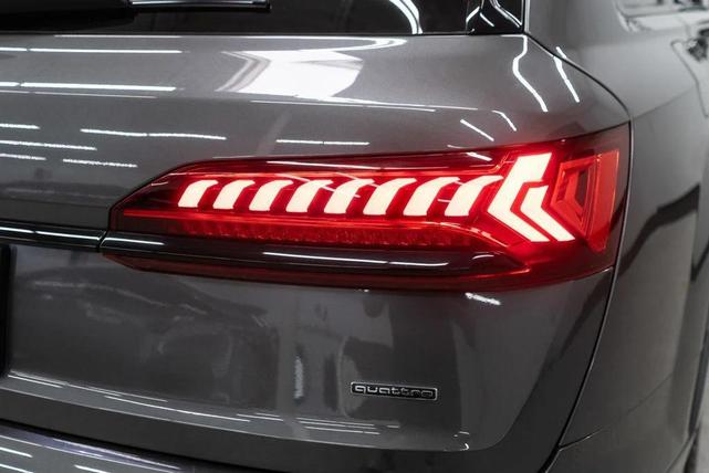 Photo of 2022 Samurai Gray Metallic Audi Q7