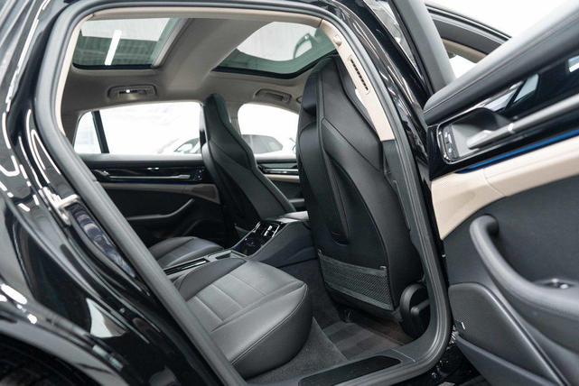 Photo of 2024 Black Porsche Panamera