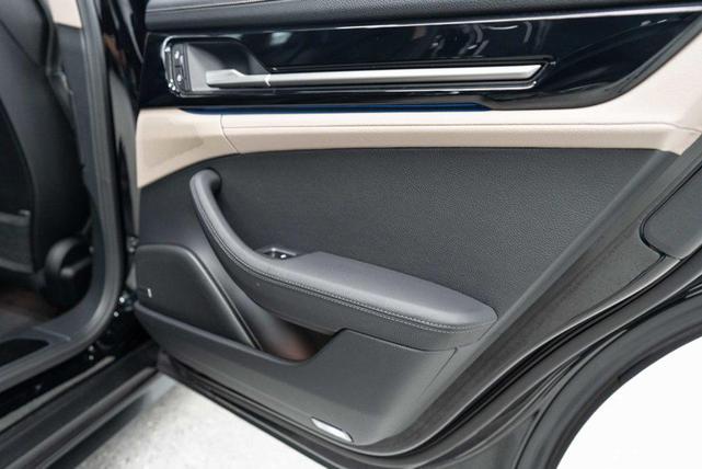 Photo of 2024 Black Porsche Panamera