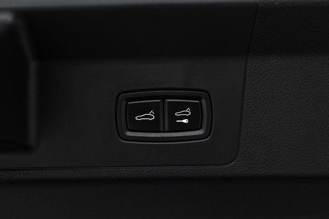 Photo of 2024 Black Porsche Panamera