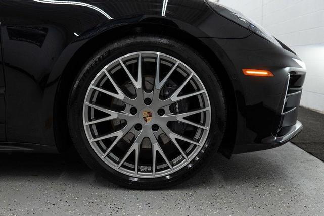 Photo of 2024 Black Porsche Panamera