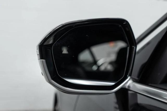 Photo of 2025 Black Sapphire Metallic BMW 540