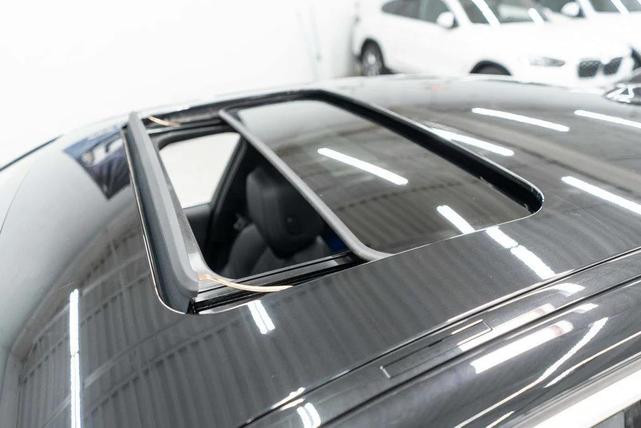 Photo of 2025 Black Sapphire Metallic BMW 540