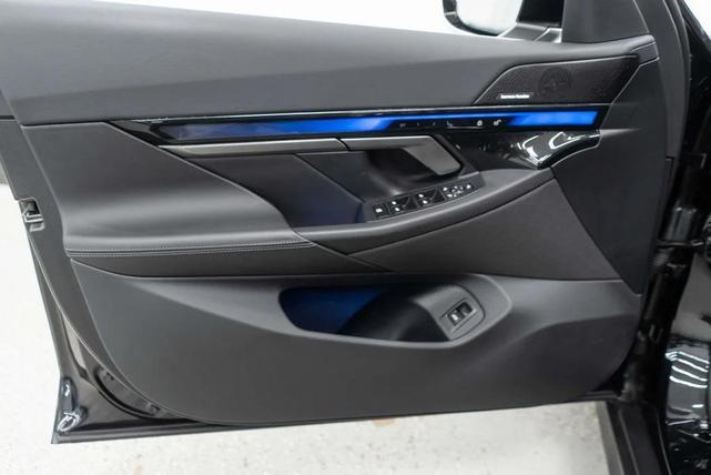 Photo of 2025 Black Sapphire Metallic BMW 540