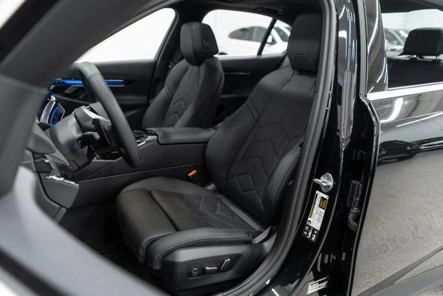 Photo of 2025 Black Sapphire Metallic BMW 540