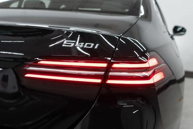 Photo of 2025 Black Sapphire Metallic BMW 540