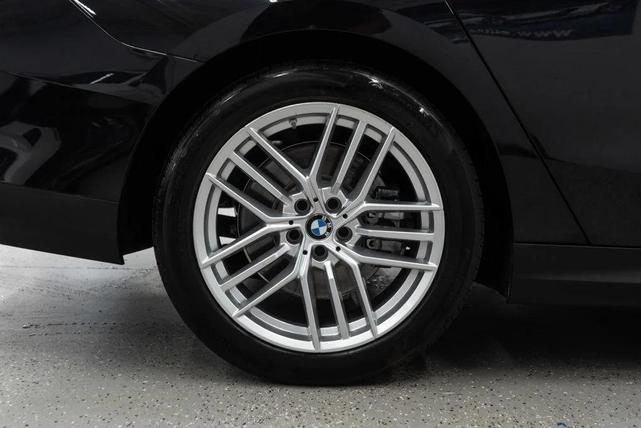 Photo of 2025 Black Sapphire Metallic BMW 540