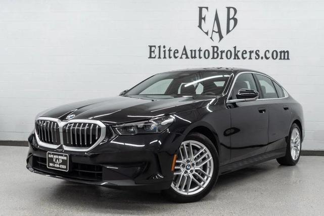Photo of 2025 Black Sapphire Metallic BMW 540