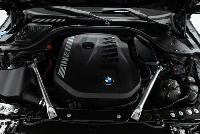 Photo of 2025 Black Sapphire Metallic BMW 540