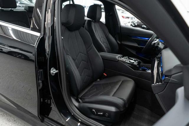 Photo of 2025 Black Sapphire Metallic BMW 540
