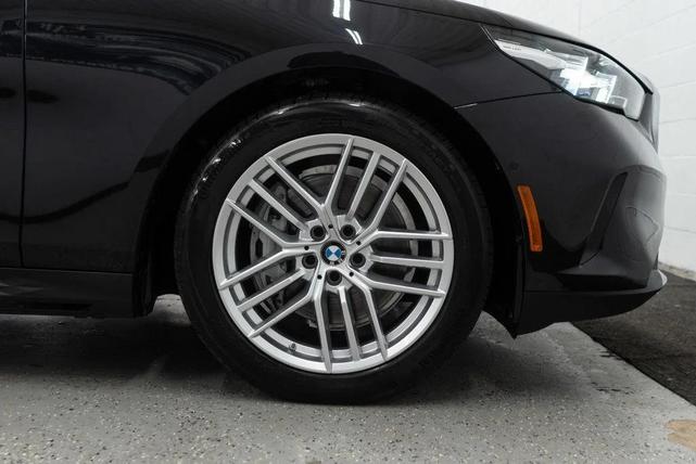 Photo of 2025 Black Sapphire Metallic BMW 540