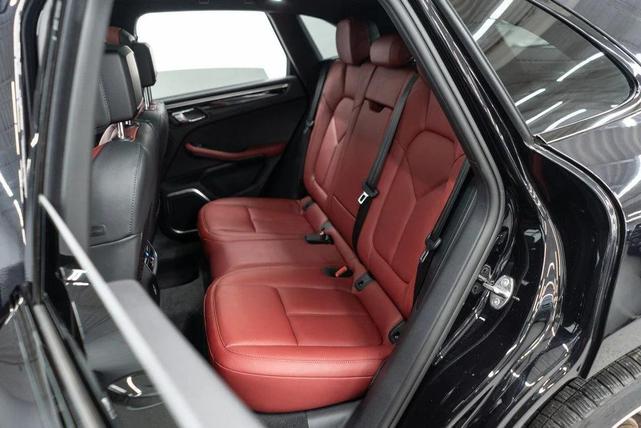 Photo of 2023 Jet Black Metallic Porsche Macan