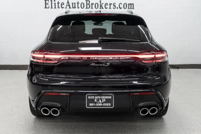 Photo of 2023 Jet Black Metallic Porsche Macan