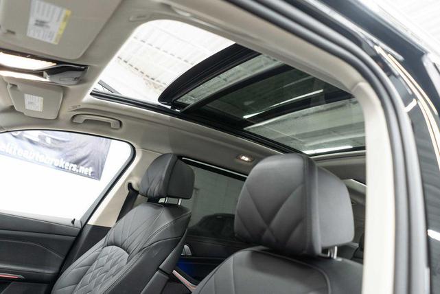 Photo of 2025 Black Sapphire Metallic BMW X7
