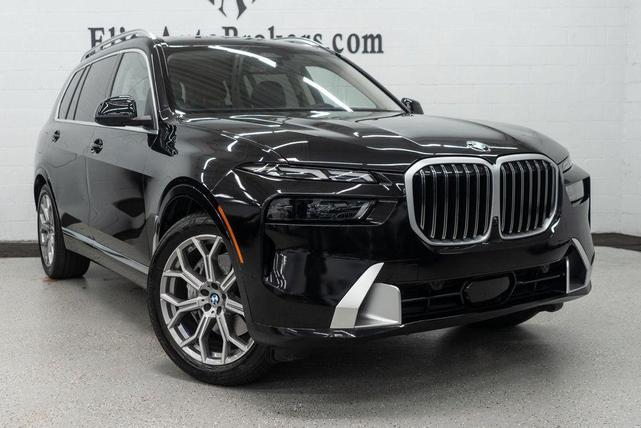 Photo of 2025 Black Sapphire Metallic BMW X7