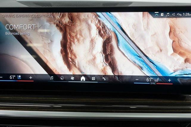 Photo of 2025 Black Sapphire Metallic BMW X7