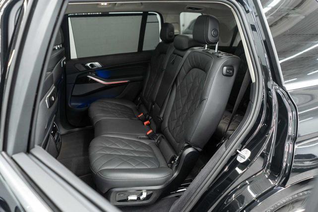 Photo of 2025 Black Sapphire Metallic BMW X7