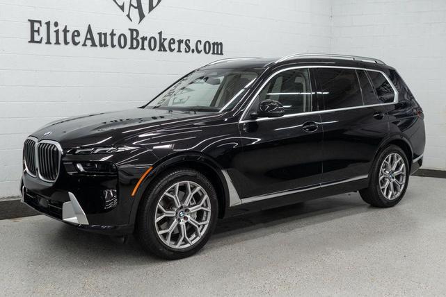 Photo of 2025 Black Sapphire Metallic BMW X7