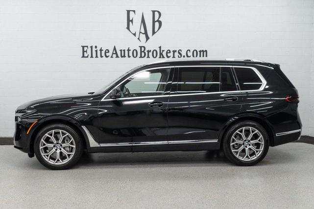 Photo of 2025 Black Sapphire Metallic BMW X7