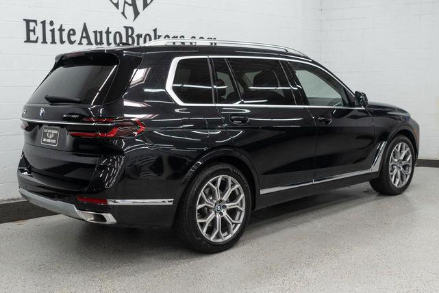 Photo of 2025 Black Sapphire Metallic BMW X7