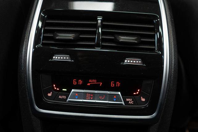 Photo of 2025 Black Sapphire Metallic BMW X7