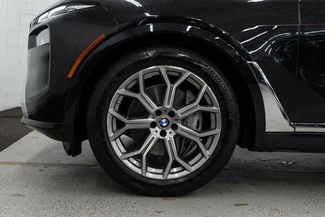 Photo of 2025 Black Sapphire Metallic BMW X7