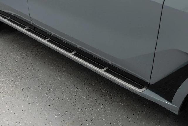 Photo of 2025 Brooklyn Grey Metallic BMW X7
