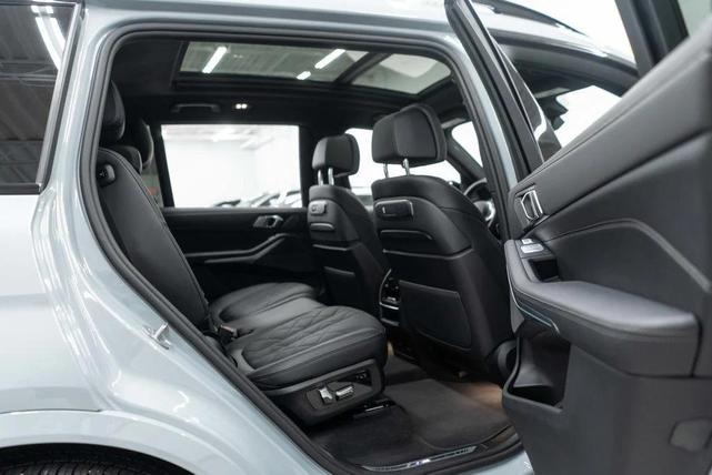 Photo of 2025 Brooklyn Grey Metallic BMW X7