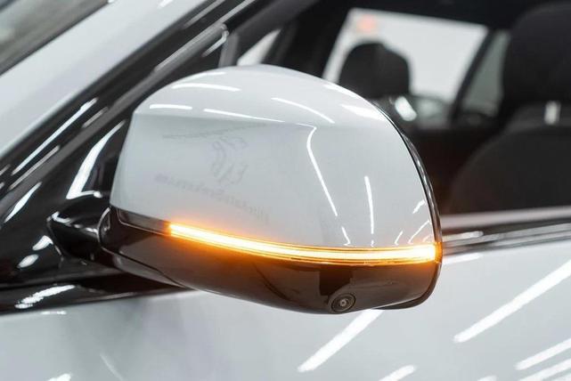 Photo of 2025 Brooklyn Grey Metallic BMW X7