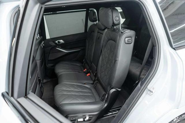 Photo of 2025 Brooklyn Grey Metallic BMW X7