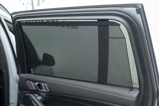 Photo of 2025 Brooklyn Grey Metallic BMW X7