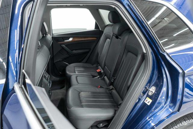 Photo of 2021 Navarra Blue Metallic Audi Q5