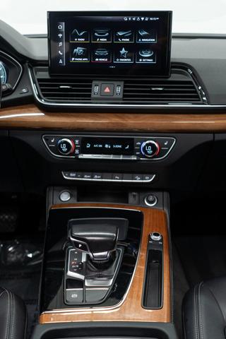 Photo of 2021 Navarra Blue Metallic Audi Q5