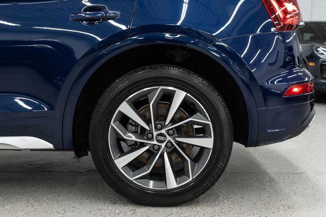 Photo of 2021 Navarra Blue Metallic Audi Q5