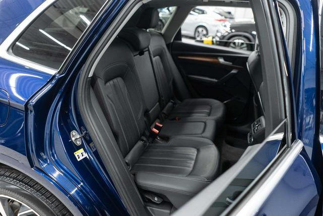 Photo of 2021 Navarra Blue Metallic Audi Q5