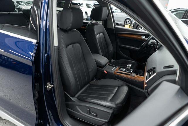Photo of 2021 Navarra Blue Metallic Audi Q5